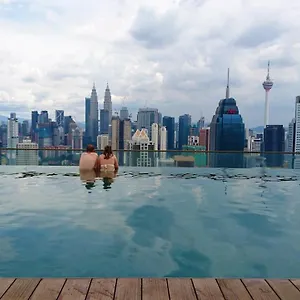 Regalia Infinity Pool Apartment
